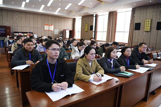 能力提升 ,聚焦“四个维度” ——若尔盖县教育人才“梯进式”培养培训在棠外开展