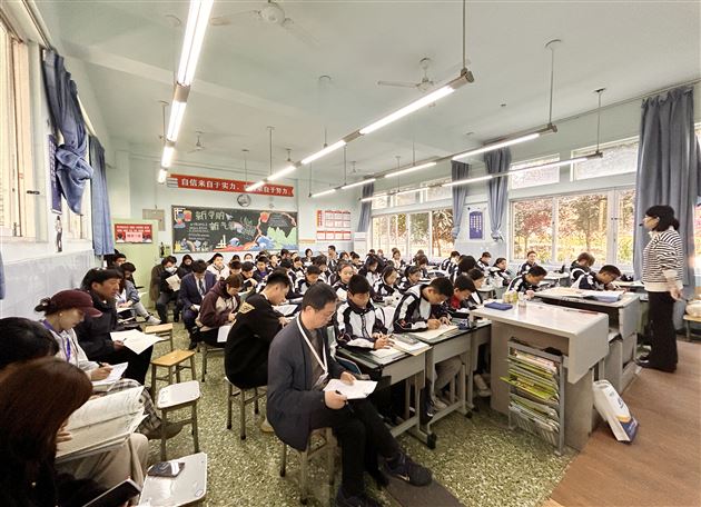 能力提升 ,聚焦“四个维度” ——若尔盖县教育人才“梯进式”培养培训在棠外开展