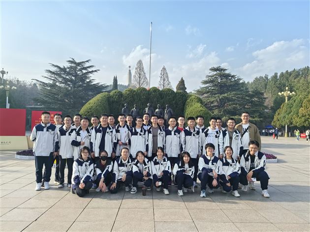 行万里立志报国 见天地继往开来——记棠外高2022级部分师生河北研学行