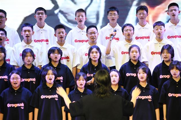 吟诗抒豪情 立志创辉煌——记棠外高2023级班级合唱比赛