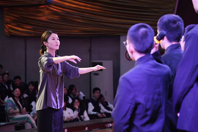 吟诗抒豪情 立志创辉煌——记棠外高2023级班级合唱比赛