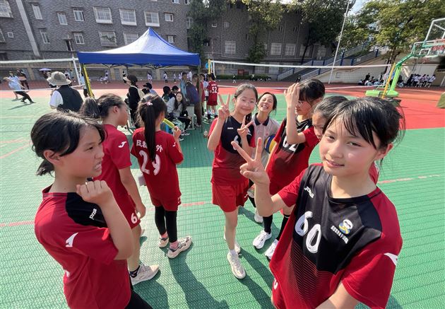 棠外附小在双流区第三届校园排球比赛中荣获五项一等奖