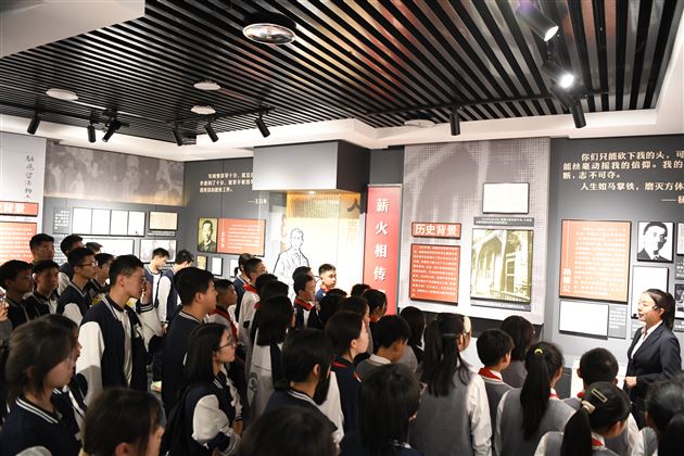 清明祭英烈 共铸中华魂——棠外高中开展“铸魂·2024·清明祭英烈”主题系列活动