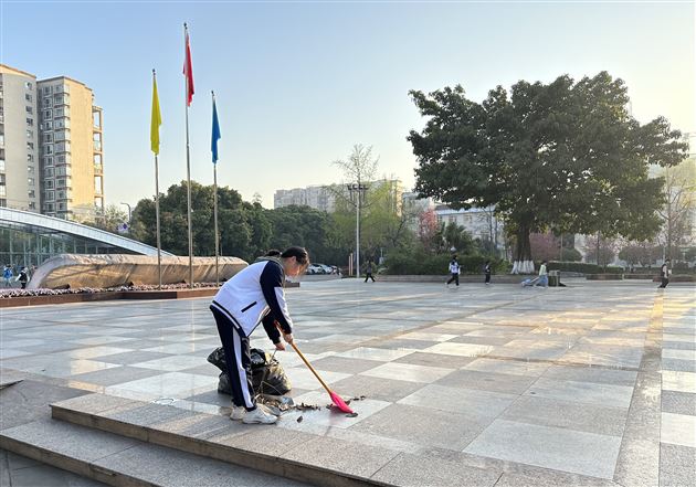 劳动最光荣——棠外初2022级九班开展校内劳动实践