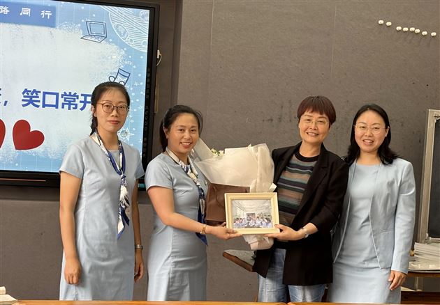 弦歌不辍 不负芳华——记棠外附小杨梅班主任工作室学员结业典礼