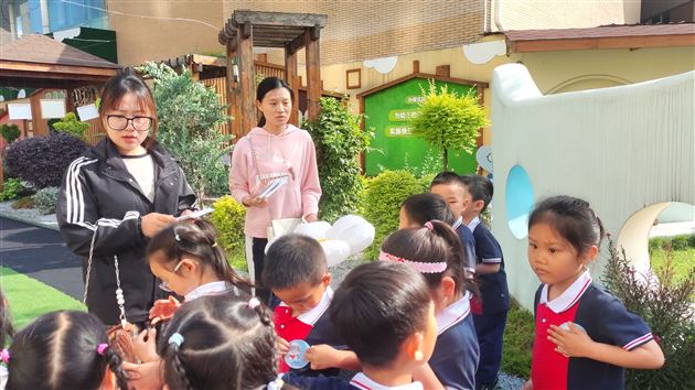 防拐千万计 宝贝别中计——棠湖仁智幼儿园防拐骗演练
