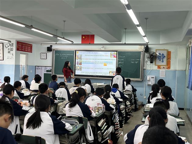 乐山市初中英语骨干教师团来棠外观摩交流
