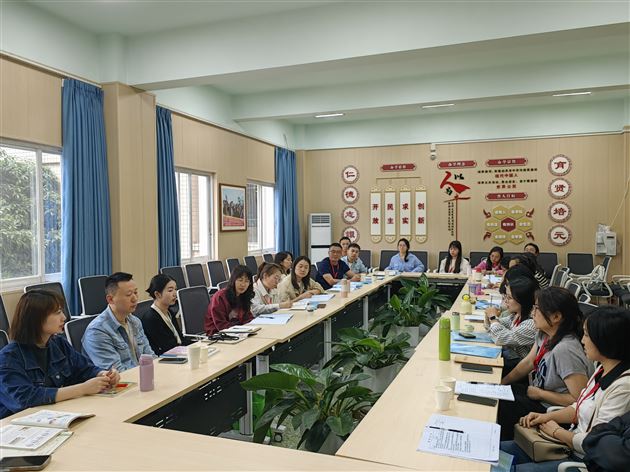乐山市初中英语骨干教师团来棠外观摩交流