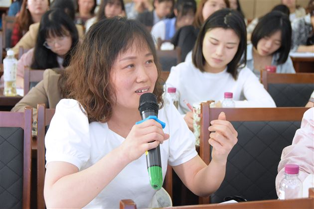 聚焦微写作 凝心促成长——双流区“微型写作教学”课堂实践研讨活动在棠外举行