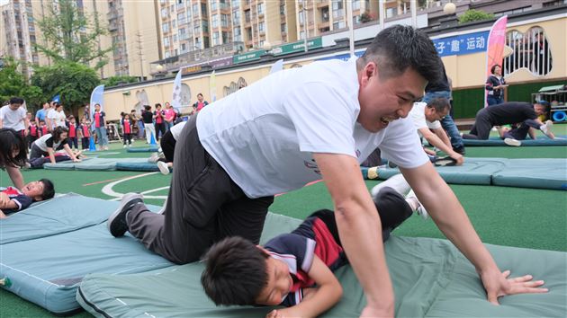 亲子 “趣”运动——棠湖仁智幼儿园第五届幼运会