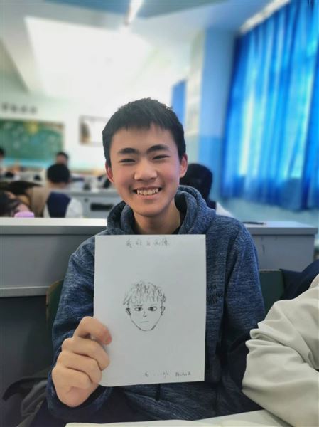 妙笔绘己 以画为镜——棠外高中生涯规划团体辅导活动之“我的自画像”