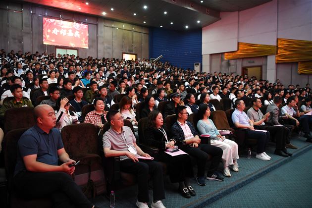 演绎人生百态 点亮青春舞台——棠外仁譞文学社举办第十九届话剧展演活动(高2023级)