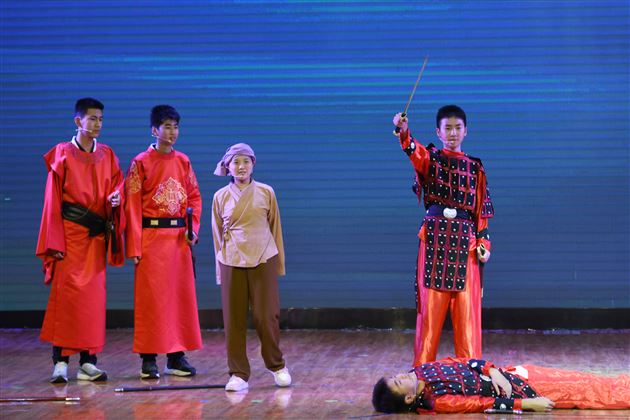 演绎人生百态 点亮青春舞台——棠外仁譞文学社举办第十九届话剧展演活动(高2023级)