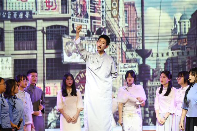 演绎人生百态 点亮青春舞台——棠外仁譞文学社举办第十九届话剧展演活动(高2023级)
