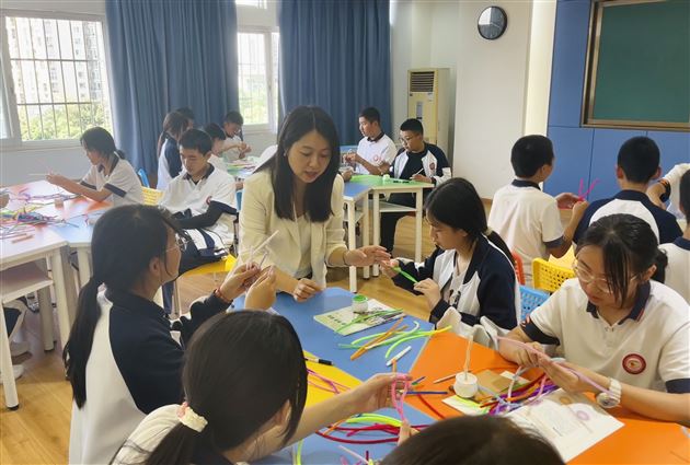 幸福七彩花——棠外初中2024年“5·25我爱我”心理健康节系列活动(四)