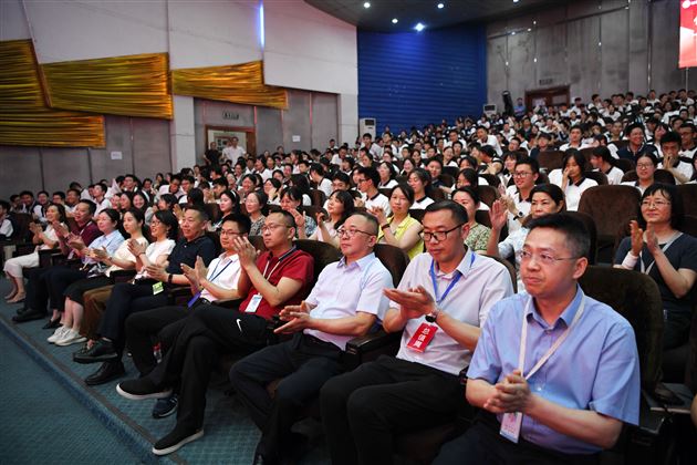 青春恰似火,扬帆正当时——棠外高2022级举行5月月考表彰暨零诊冲刺动员大会