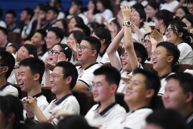青春恰似火,扬帆正当时——棠外高2022级举行5月月考表彰暨零诊冲刺动员大会