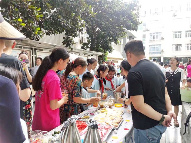 兴趣润童年 特色展风采——棠外附小举行校本课程展示活动
