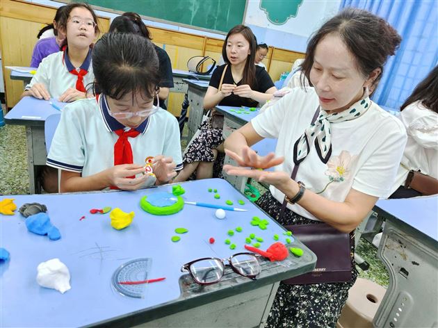 兴趣润童年 特色展风采——棠外附小举行校本课程展示活动