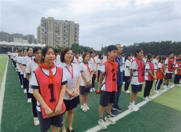 告别红领巾 迈向新征程——棠外举行初2022级少先队离队仪式