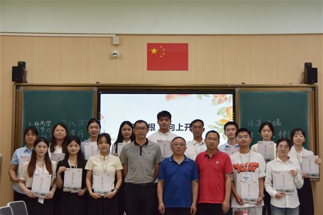 向下扎根 向上开花——棠外高中举行2024年见习汇报考评活动