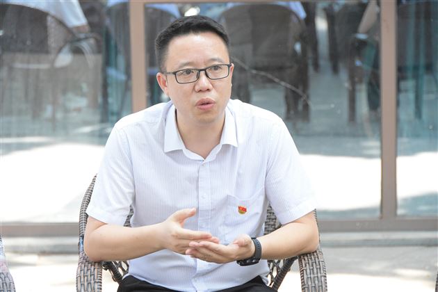 重温党史忆峥嵘 严守党纪葆本色——棠外初中第三党支部开展主题党日活动