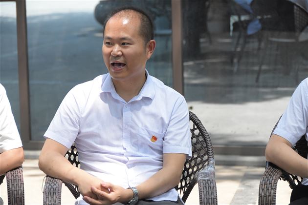 重温党史忆峥嵘 严守党纪葆本色——棠外初中第三党支部开展主题党日活动