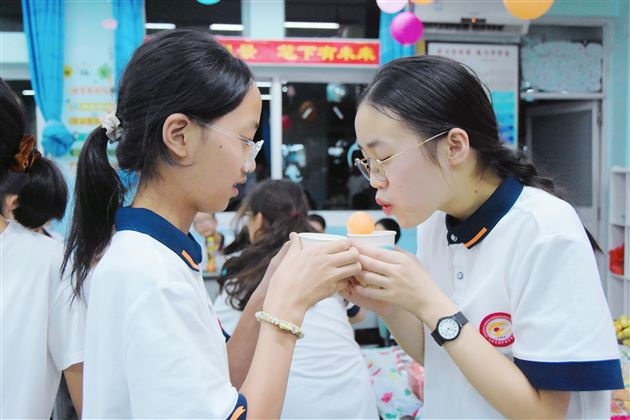 月满中秋 情满校园——棠外初中各班开展庆中秋活动