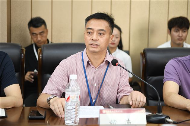四川省田径协会与棠外签署战略合作协议并授牌