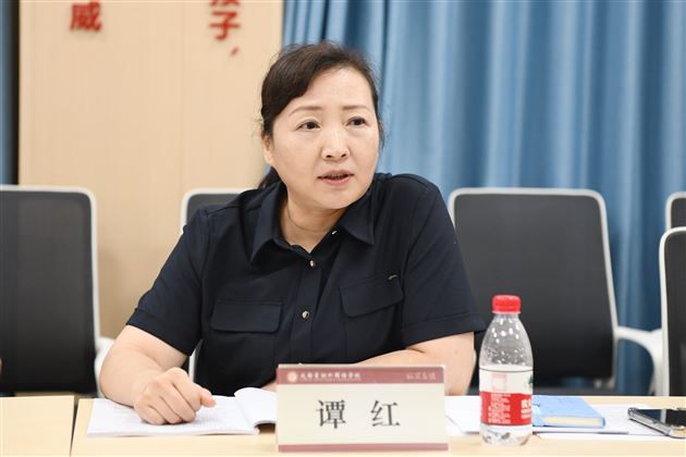 棠外高中语文2024年立项区级课题顺利开题