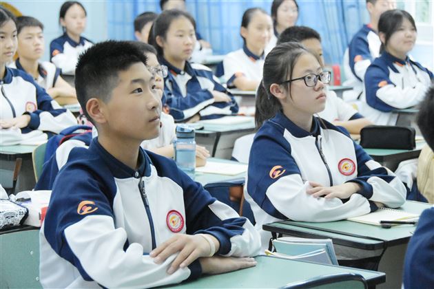 厚植爱国情怀 培育时代新人——棠外初2023级、初2024级各班开展爱国主义主题班会课