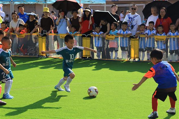 棠湖仁智幼儿园足球队再获省比赛冠军