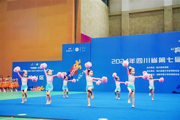 赛场飞扬 活力“啦”满——棠湖仁智幼儿园啦啦操队再获省赛一等奖