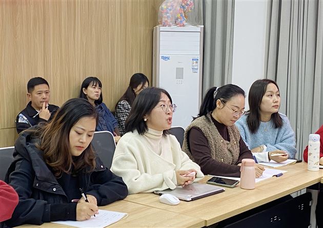 携手共进助力成长 打造无缝小初衔接——棠外召开小初衔接工作会议