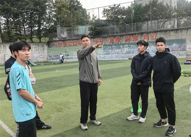西南民族大学师范生赴棠外开展见习活动