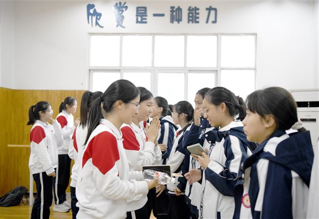 校园有“戏” 青春相“剧”——记棠外师生与北京第一六六中学《百合花颂》剧组师生同台联谊