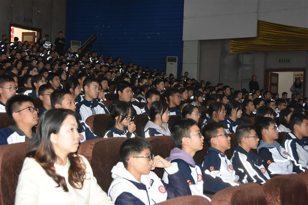 法治护成长 携手向未来——棠外初2023级开展《未成年人保护法》普法知识讲座