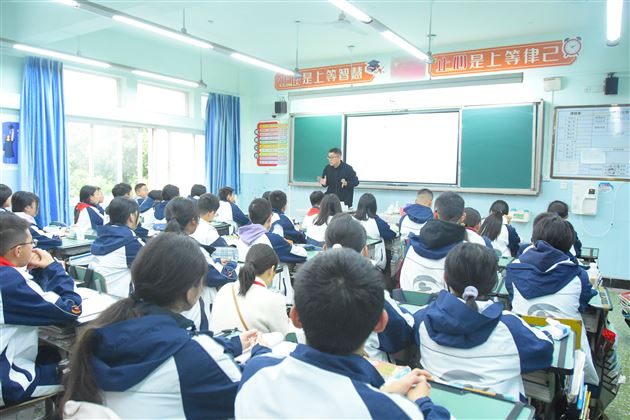 两地名师话语文 研讨交流共成长——广东省薛三妹名教师工作室与成都市、双流区刘勇名师工作室开展联合研讨交流活动