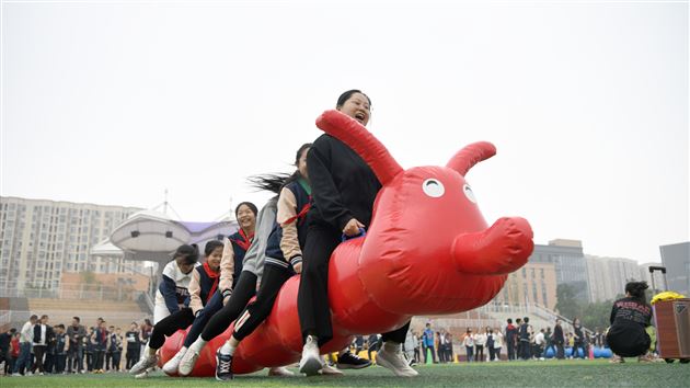 传承奥运精神 “趣”享活力童年——棠外附小成功举办2024年冬季集体项目趣味运动会