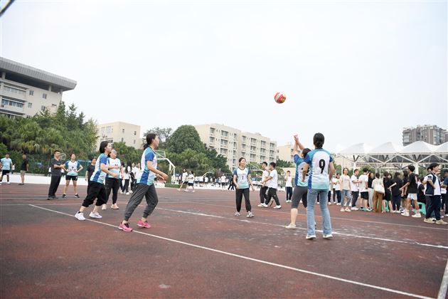 “排”除万“篮” 赛出精彩——记棠外2024年教职工秋季运动会