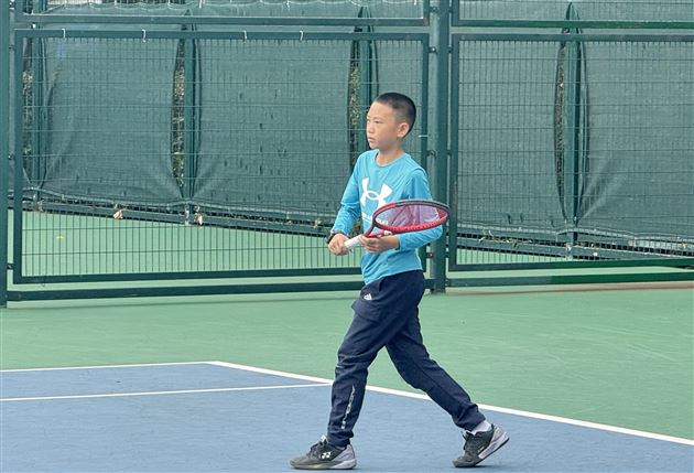 棠外附小选手闪耀双流区青少年网球赛场