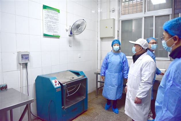 聚焦食品安全 共筑校园防线——成都棠湖外国语学校召开膳食管理家长委员会全体会议