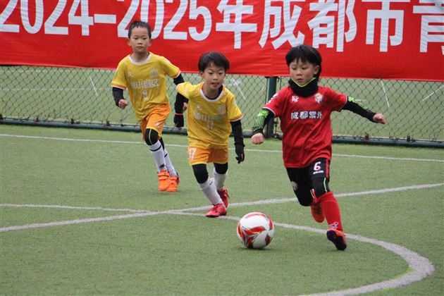 棠外附小一年级足球精英队勇夺T乙联赛U7混合组上半赛季冠军