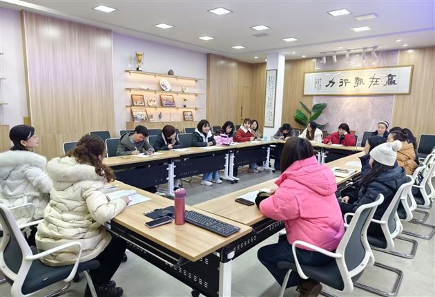 “教”课引路 “研”好衔接——棠外小初语文组举行联合教研专题活动