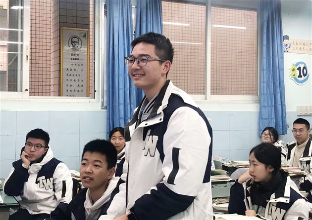 心委领航 共筑心灵绿洲——棠外高中开展班级心理委员宣讲心理健康知识系列活动(一)