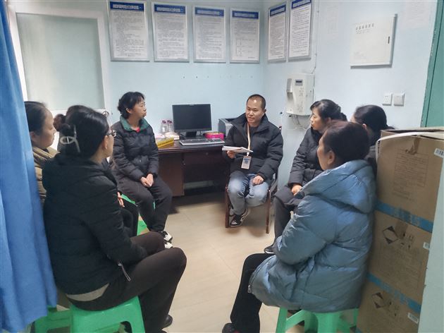 强化公寓手机管理 助力学生健康成长——棠外初中开展学生公寓手机专项检查行动