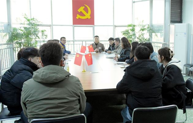 棠外初中召开新进青年教师座谈会:以关怀促成长,用行动助发展