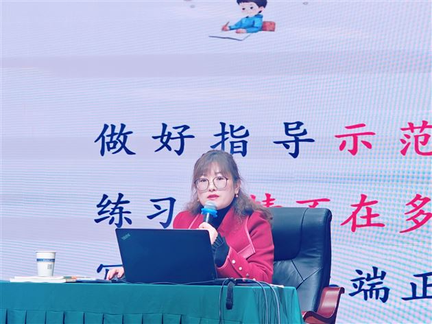 棠外附小李春花、韩黎老师受邀为全区语文教师做教材解读培训