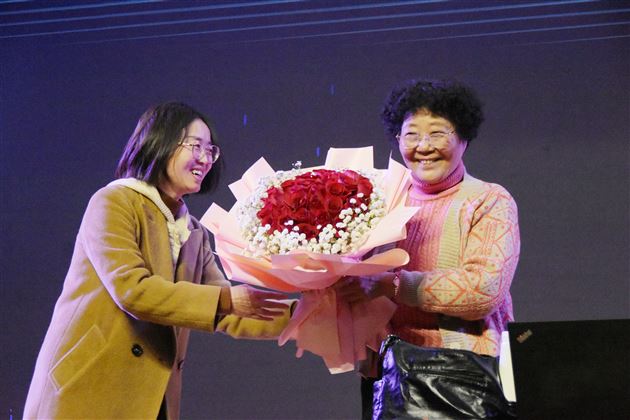 护航初三关键期 家校共绘成长同心圆——棠外开展初2022级家长会暨家庭教育专题讲座