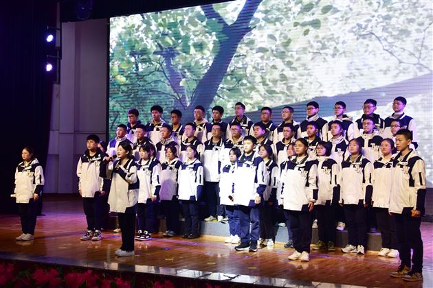 追梦能达 持愿可圆——记棠外仁譞文学社第十八届诗歌朗诵比赛